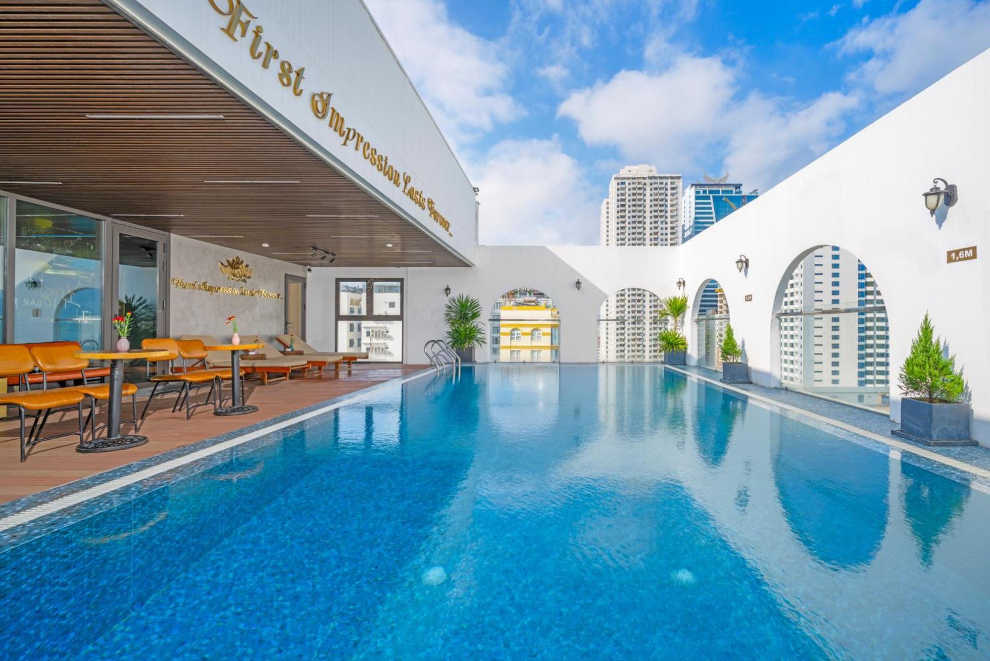 Golden Lotus Hotel Da Nang - Rooftop Bar Sea View Luaran gambar